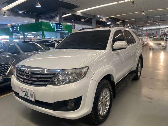 TOYOTA HILUX 2.7 SR 4X2 CD 16V FLEX 4P AUTOMÁTICO